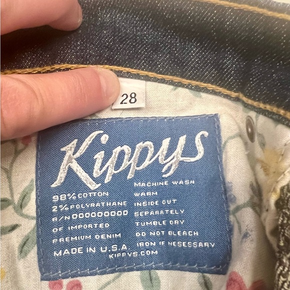 Kippy’s: hand-beaded, one-of-a-kind, authentic jeans w/Swarovski crystals. - Picture 9 of 11